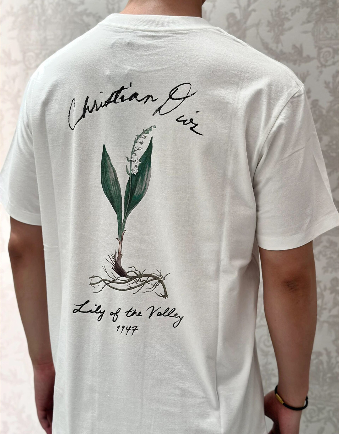 D I O R 디올 핸드라이팅 플라워 프린팅 반팔 티셔츠 “2COLOR” 레플리카 7번 이미지 - 의류 | 세미샵 레플리카 사이트