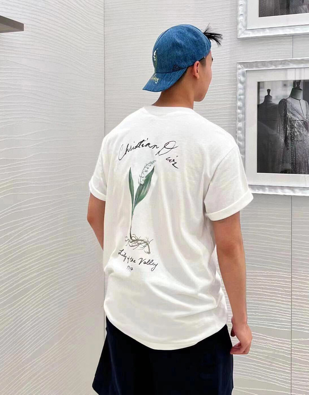 D I O R 디올 핸드라이팅 플라워 프린팅 반팔 티셔츠 “2COLOR” 레플리카 8번 이미지 - 의류 | 세미샵 레플리카 사이트