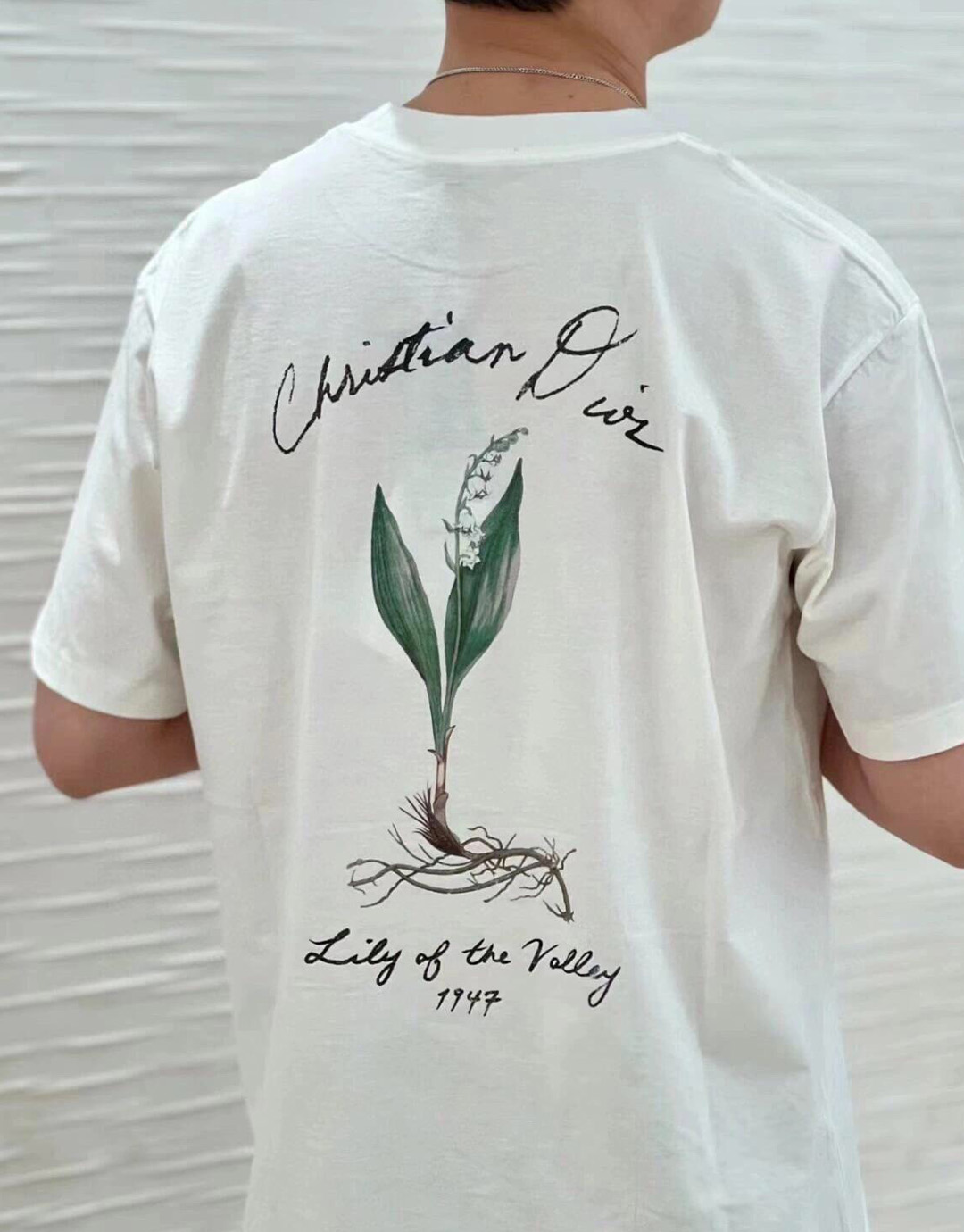 D I O R 디올 핸드라이팅 플라워 프린팅 반팔 티셔츠 “2COLOR” 레플리카 9번 이미지 - 의류 | 세미샵 레플리카 사이트