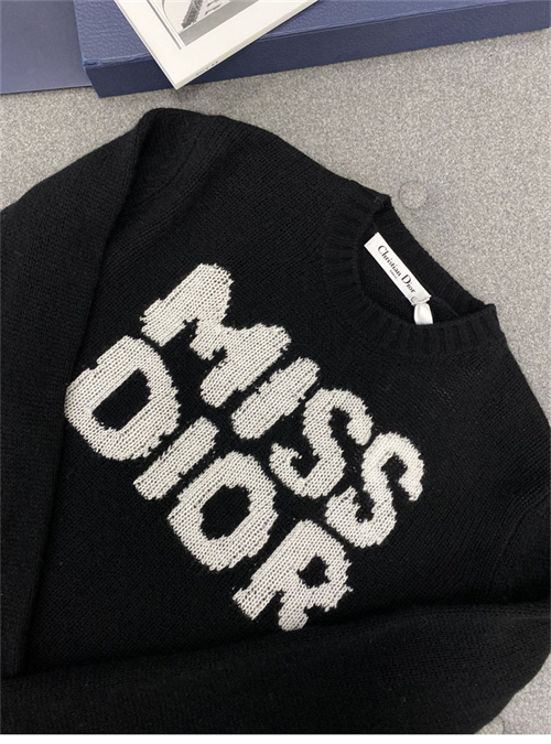 D I O R 디올 Miss Dior Graffiti 모티프 캐시미어 실크 스웨터 3컬러 레플리카 11번 이미지 - 의류 | 세미샵 레플리카 사이트