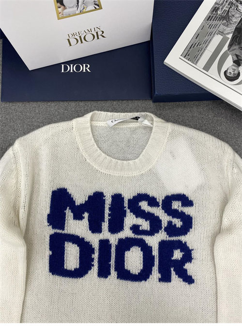 D I O R 디올 Miss Dior Graffiti 모티프 캐시미어 실크 스웨터 3컬러 레플리카 22번 이미지 - 의류 | 세미샵 레플리카 사이트
