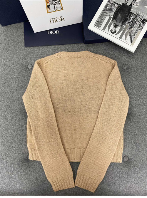 D I O R 디올 Miss Dior Graffiti 모티프 캐시미어 실크 스웨터 3컬러 레플리카 30번 이미지 - 의류 | 세미샵 레플리카 사이트