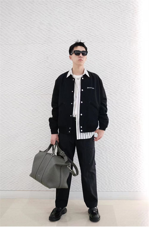 D I O R 디올 Tag 울 블렌드 양가죽 바시티 자켓 블랙 레플리카 14번 이미지 - 의류 | 세미샵 레플리카 사이트