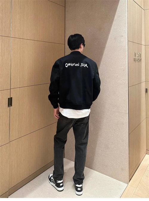 D I O R 디올 Tag 울 블렌드 양가죽 바시티 자켓 블랙 레플리카 17번 이미지 - 의류 | 세미샵 레플리카 사이트