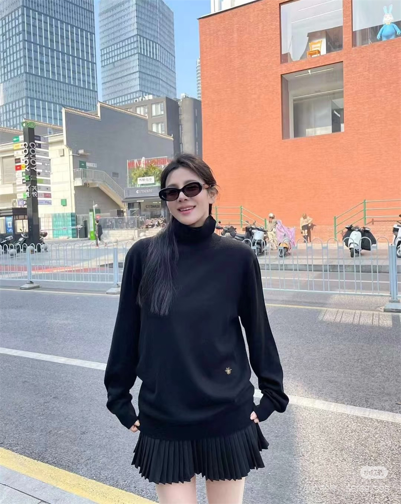 D I O R 디올 x 카우스 미니 비 터틀넥 울 니트 스웨터 레플리카 2번 이미지 - 의류 | 세미샵 레플리카 사이트