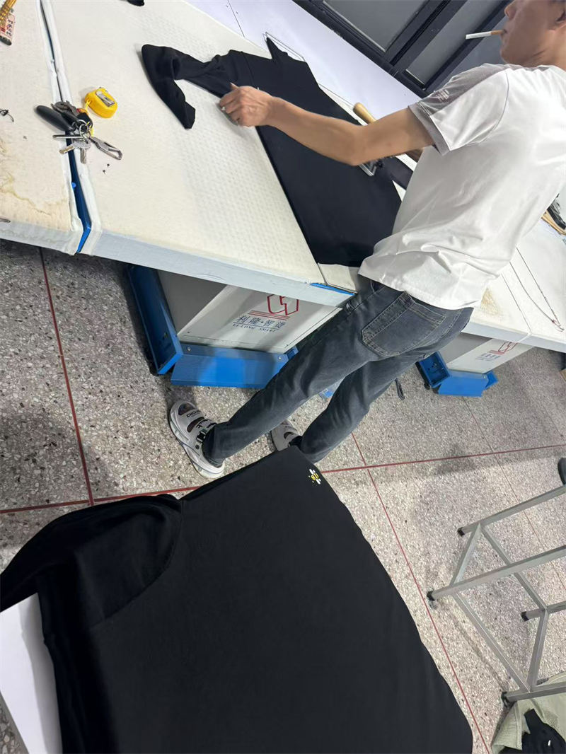 D I O R 디올 x 카우스 미니 비 터틀넥 울 니트 스웨터 레플리카 14번 이미지 - 의류 | 세미샵 레플리카 사이트