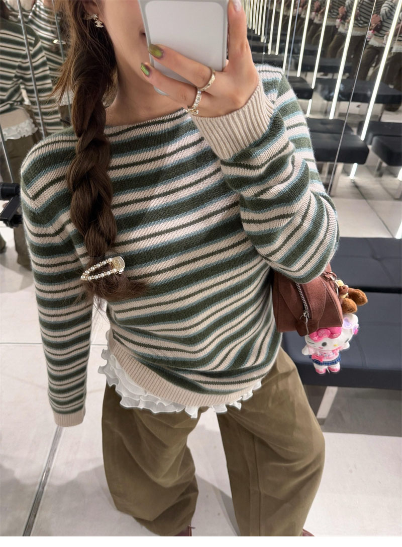 Loro Piana 로로피아나 포벨로 크루넥 베이비 캐시미어 스웨터 레플리카 5번 이미지 - 의류 | 세미샵 레플리카 사이트