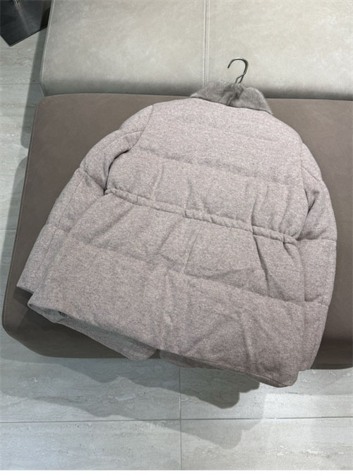 Loro Piana 로로피아나 24FW 로고 패치 밍크퍼 구스다운 패딩 점퍼 레플리카 3번 이미지 - 의류 | 세미샵 레플리카 사이트