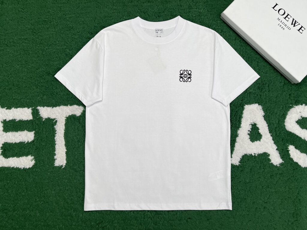 Loewe 로에베 아나그램 로고 베이직 반팔 티셔츠 “2COLOR” 레플리카 4번 이미지 - 의류 | 세미샵 레플리카 사이트