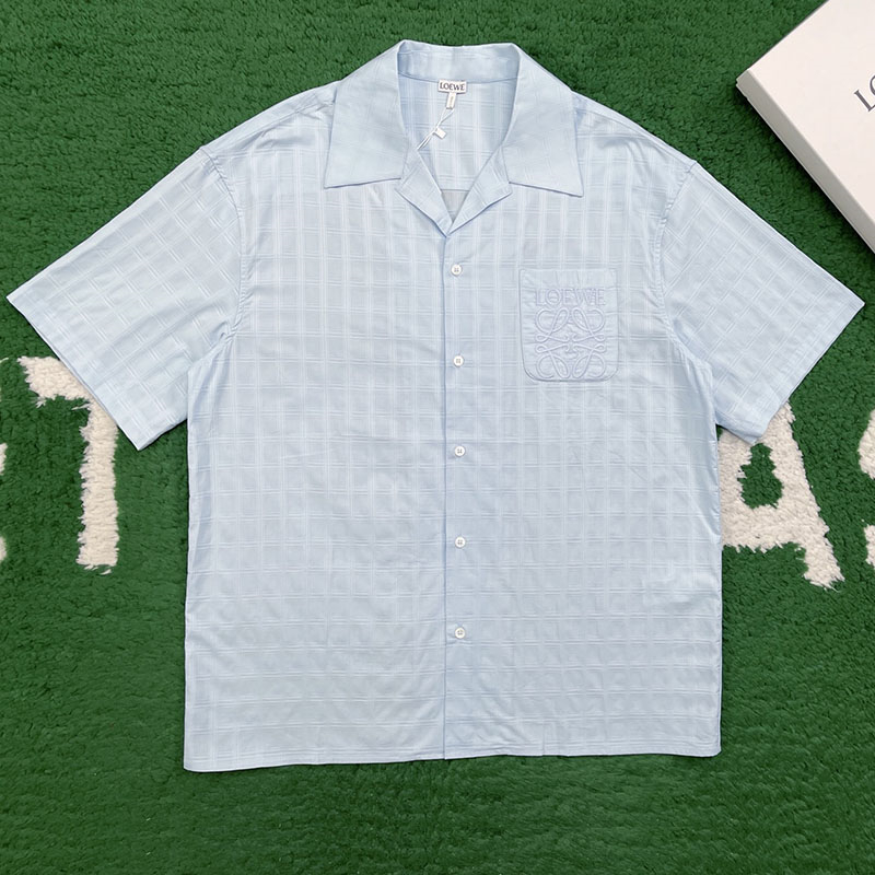 로에베 로에베 아나그램 포켓 숏 슬리브 셔츠 레플리카 3번 이미지 - 의류 | 세미샵 레플리카 사이트