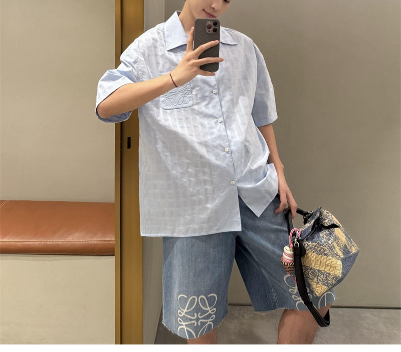 로에베 로에베 아나그램 포켓 숏 슬리브 셔츠 레플리카 4번 이미지 - 의류 | 세미샵 레플리카 사이트