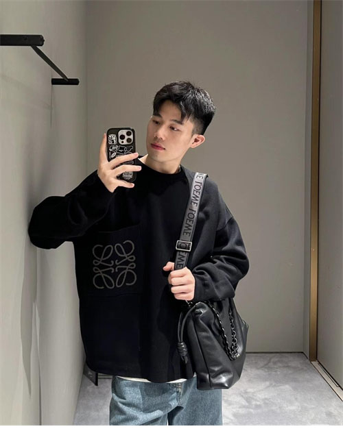 Loewe 로에베 아나그램 포켓 오버사이즈 맨투맨 3컬러 레플리카 27번 이미지 - 의류 | 세미샵 레플리카 사이트