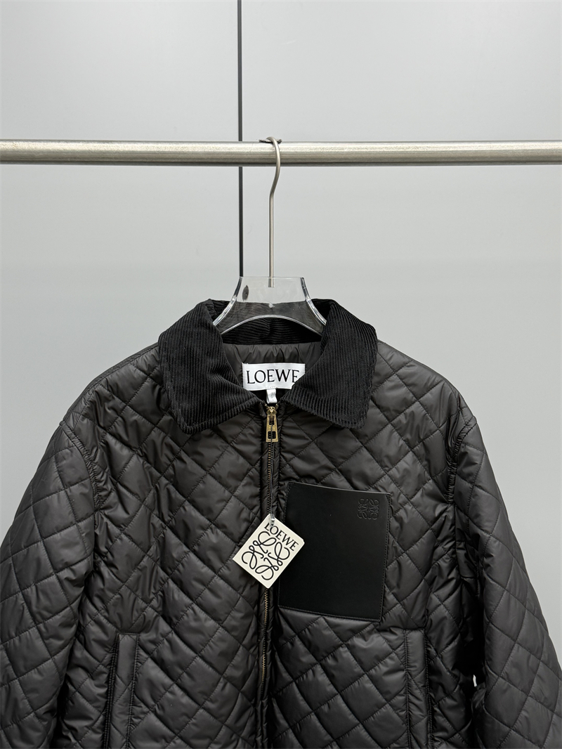 로에베 로에베 올오버 다이아 퀼팅 코듀로이 숏 자켓 레플리카 17번 이미지 - 의류 | 세미샵 레플리카 사이트