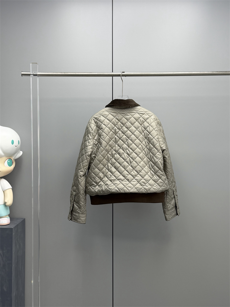 로에베 로에베 올오버 다이아 퀼팅 코듀로이 숏 자켓 레플리카 15번 이미지 - 의류 | 세미샵 레플리카 사이트