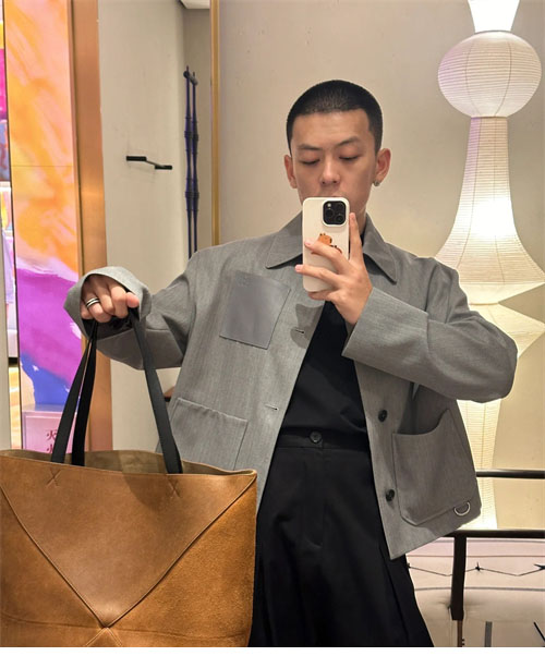 Loewe 로에베 울 캐시미어 아나그램 워크웨어 자켓 레플리카 16번 이미지 - 의류 | 세미샵 레플리카 사이트