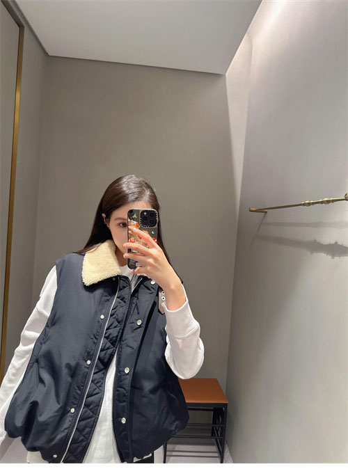 Loewe 로에베 코튼 퍼퍼 베스트 2컬러 레플리카 28번 이미지 - 의류 | 세미샵 레플리카 사이트