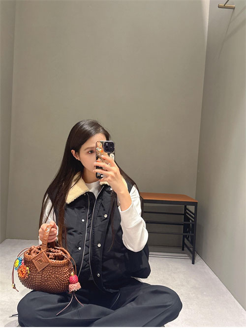 Loewe 로에베 코튼 퍼퍼 베스트 2컬러 레플리카 29번 이미지 - 의류 | 세미샵 레플리카 사이트