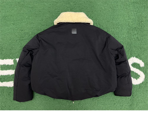 Loewe 로에베 테크니컬 코튼 퍼퍼 자켓 2컬러 레플리카 4번 이미지 - 의류 | 세미샵 레플리카 사이트