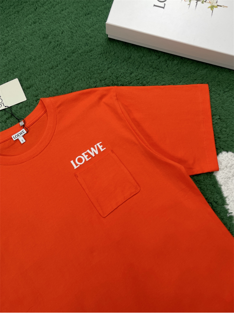 로에베 로에베 포켓 로고 릴랙스 핏 코튼 티셔츠 레플리카 5번 이미지 - 의류 | 세미샵 레플리카 사이트