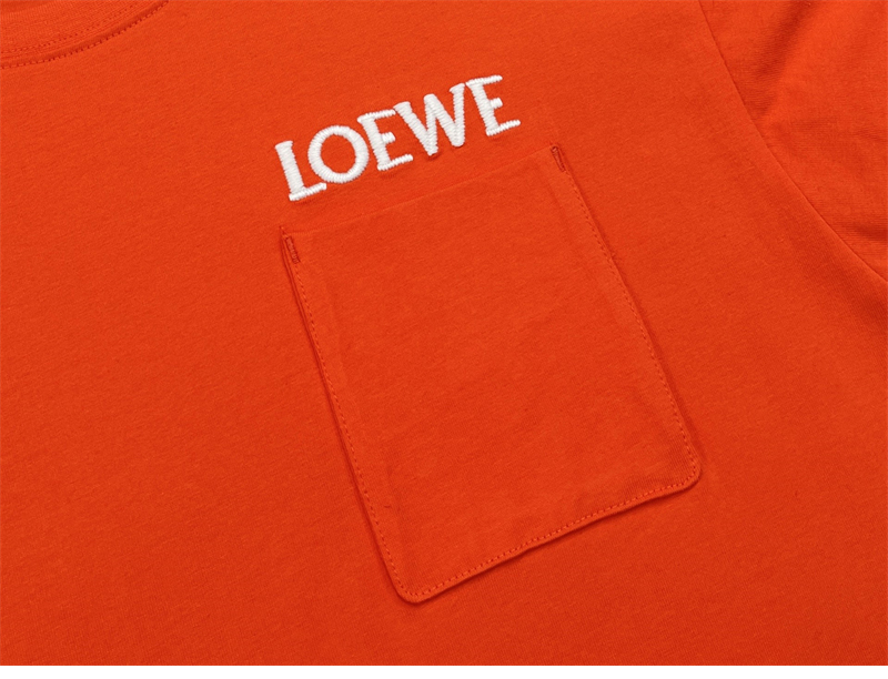 로에베 로에베 포켓 로고 릴랙스 핏 코튼 티셔츠 레플리카 15번 이미지 - 의류 | 세미샵 레플리카 사이트