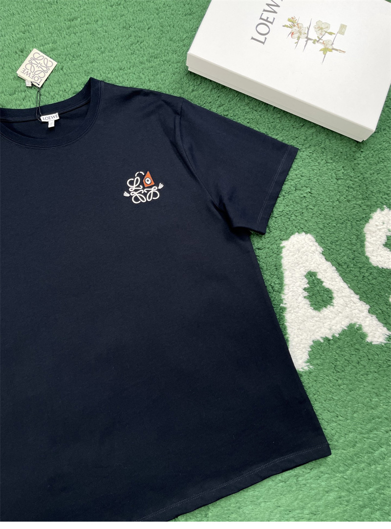 로에베 로에베 퓨처리스트 캣츠 아나그램 크루넥 반팔 티셔츠 레플리카 3번 이미지 - 의류 | 세미샵 레플리카 사이트