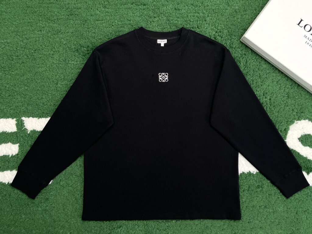 Loewe 로에베 24SS 아나그램 롱 슬리브 티셔츠 블랙 레플리카 3번 이미지 - 의류 | 세미샵 레플리카 사이트