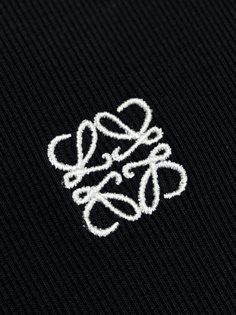 Loewe 로에베 24SS 아나그램 롱 슬리브 티셔츠 블랙 레플리카 7번 이미지 - 의류 | 세미샵 레플리카 사이트