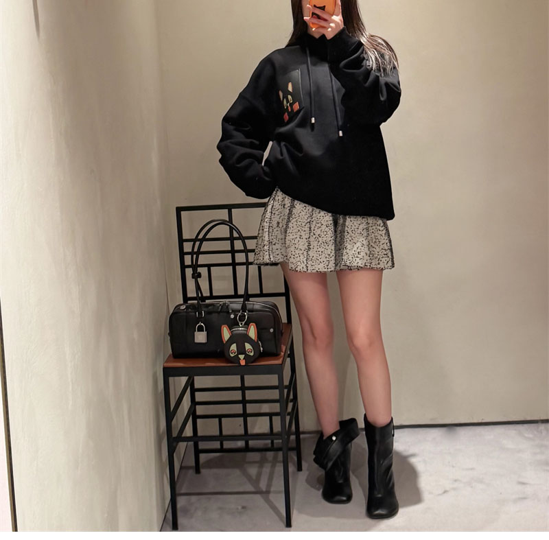 로에베 로에베 x 루이스 웨인 퓨처리스트 캣 릴렉스 후디 레플리카 12번 이미지 - 의류 | 세미샵 레플리카 사이트