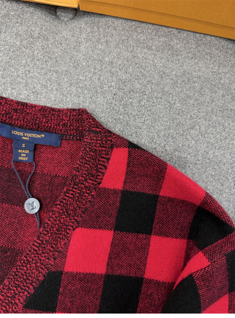 루이비통 루이비통 그래픽 체크 니트 가디건 레플리카 4번 이미지 - 의류 | 세미샵 레플리카 사이트