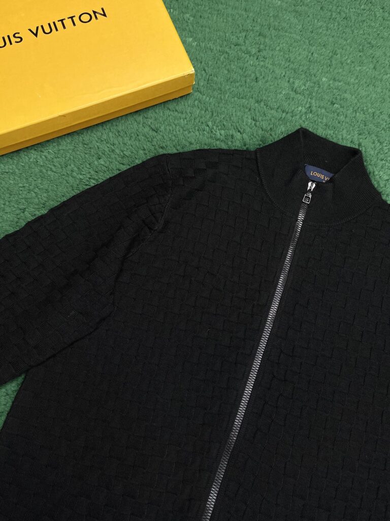 Louis Vuitton 루이비통 다미에 시그니처 프론트 집업 가디건 “2COLOR” 레플리카 6번 이미지 - 의류 | 세미샵 레플리카 사이트