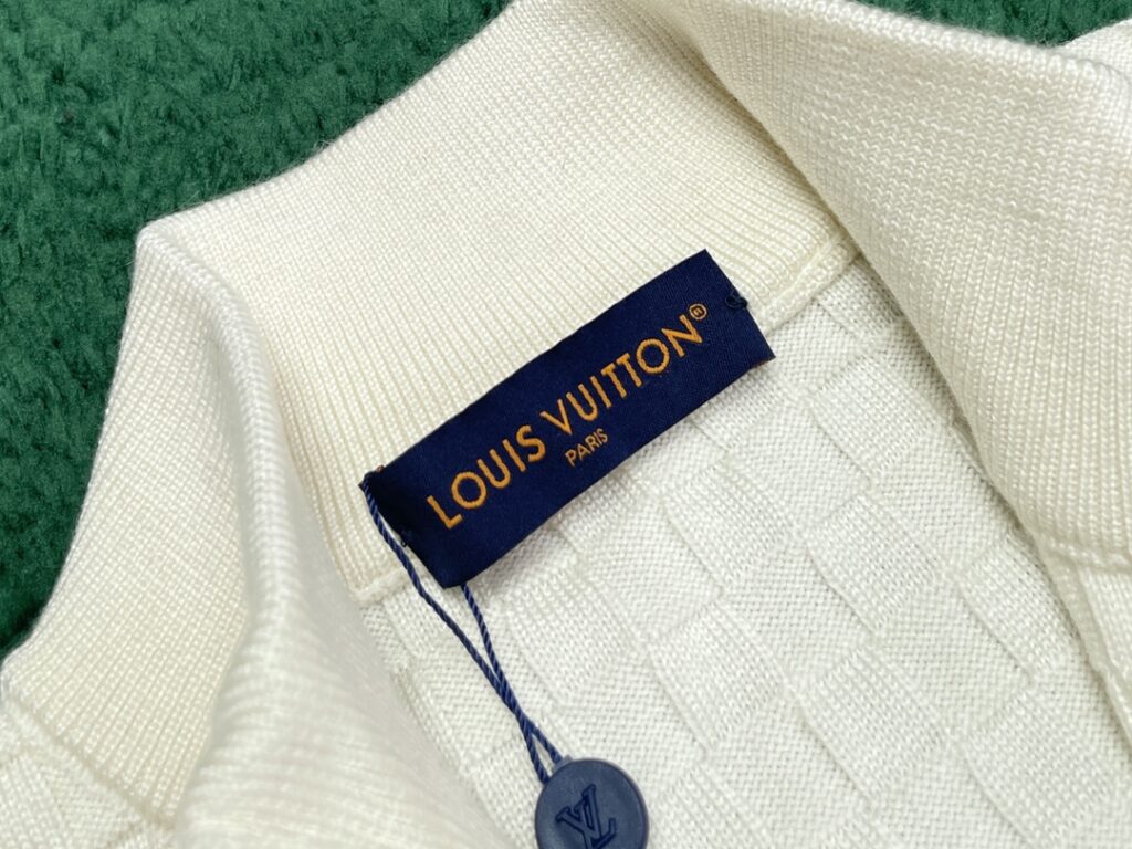 Louis Vuitton 루이비통 다미에 시그니처 프론트 집업 가디건 “2COLOR” 레플리카 16번 이미지 - 의류 | 세미샵 레플리카 사이트