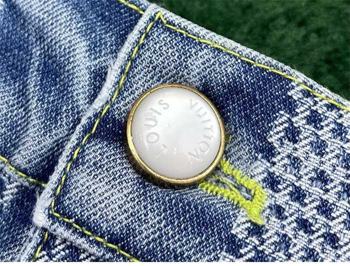 Louis Vuitton 루이비통 다미에 3D 라이트 데님 숏 팬츠 레플리카 8번 이미지 - 의류 | 세미샵 레플리카 사이트