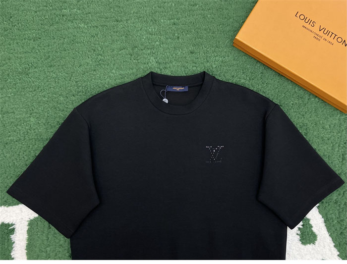 Louis Vuitton 루이비통 라인스톤 LV 엠벨리시드 저지 반팔 티셔츠 레플리카 8번 이미지 - 의류 | 세미샵 레플리카 사이트