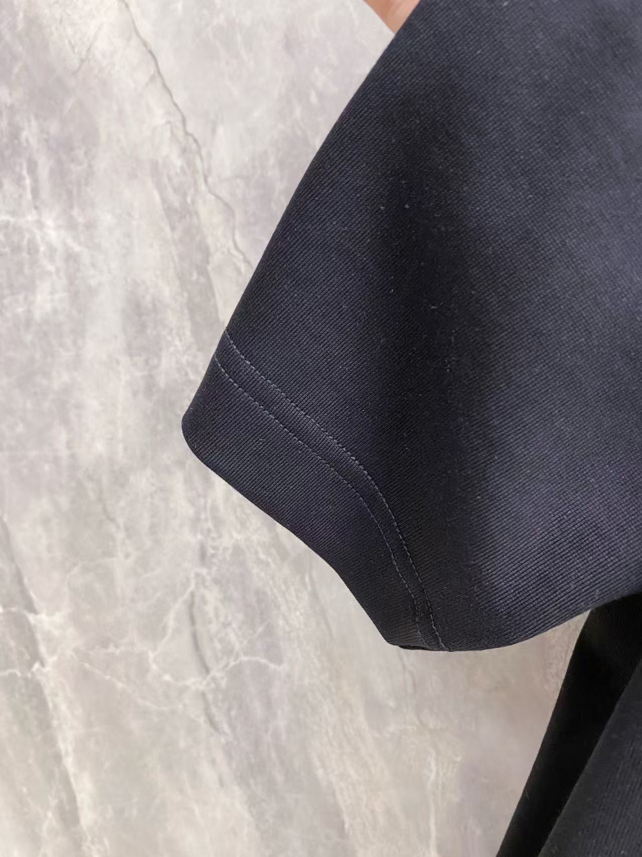 루이비통 루이비통 모노그램 드리핑 플라워 티셔츠 레플리카 8번 이미지 - 의류 | 세미샵 레플리카 사이트