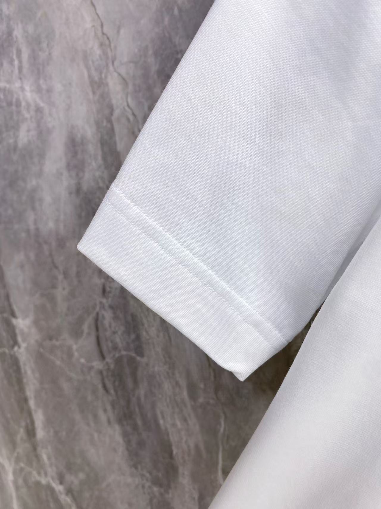 루이비통 루이비통 모노그램 드리핑 플라워 티셔츠 레플리카 16번 이미지 - 의류 | 세미샵 레플리카 사이트