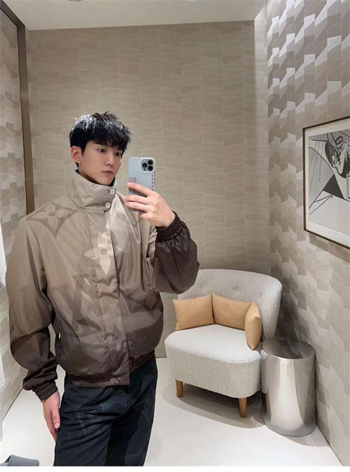 Louis Vuitton 루이비통 모노그램 리버서블 나일론 윈드브레이커 레플리카 15번 이미지 - 의류 | 세미샵 레플리카 사이트