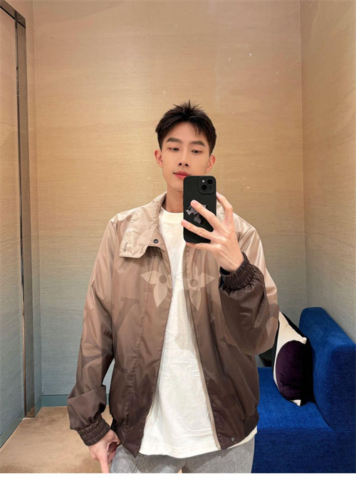 Louis Vuitton 루이비통 모노그램 리버서블 나일론 윈드브레이커 레플리카 16번 이미지 - 의류 | 세미샵 레플리카 사이트