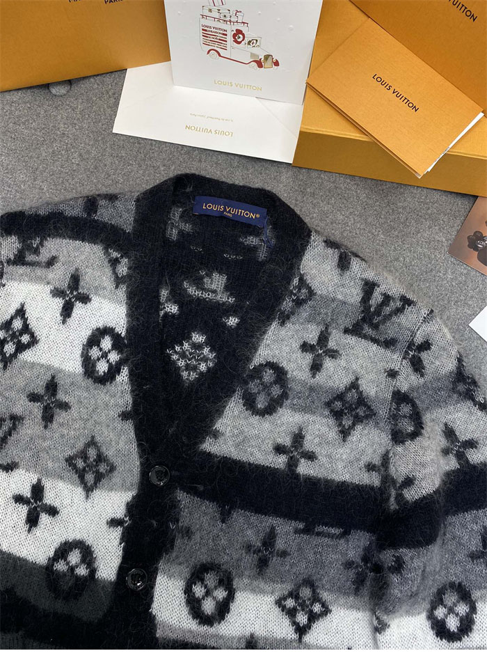 루이비통 루이비통 모노그램 모헤어 니트 가디건 레플리카 10번 이미지 - 의류 | 세미샵 레플리카 사이트