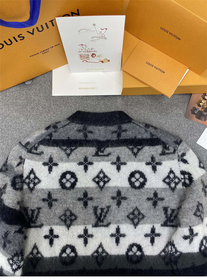 루이비통 루이비통 모노그램 모헤어 니트 가디건 레플리카 24번 이미지 - 의류 | 세미샵 레플리카 사이트