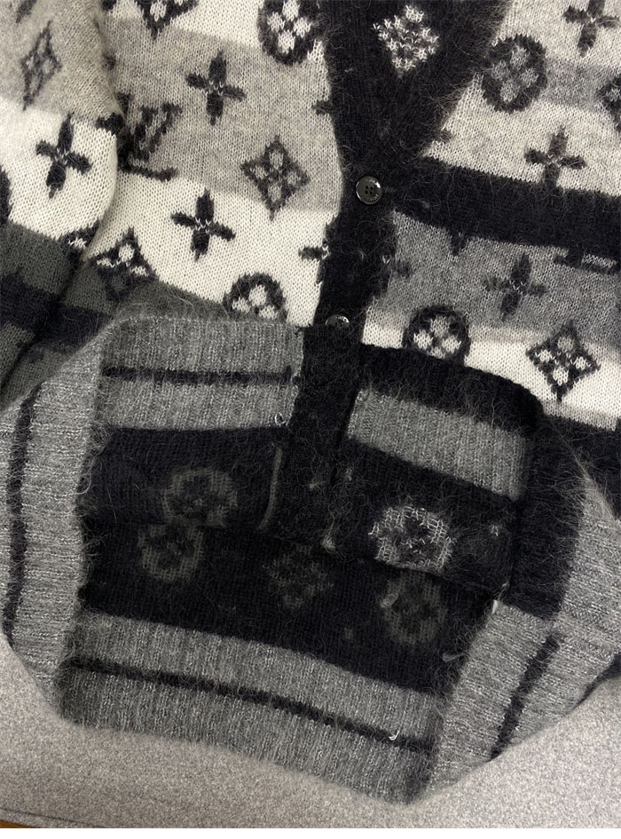 루이비통 루이비통 모노그램 모헤어 니트 가디건 레플리카 21번 이미지 - 의류 | 세미샵 레플리카 사이트