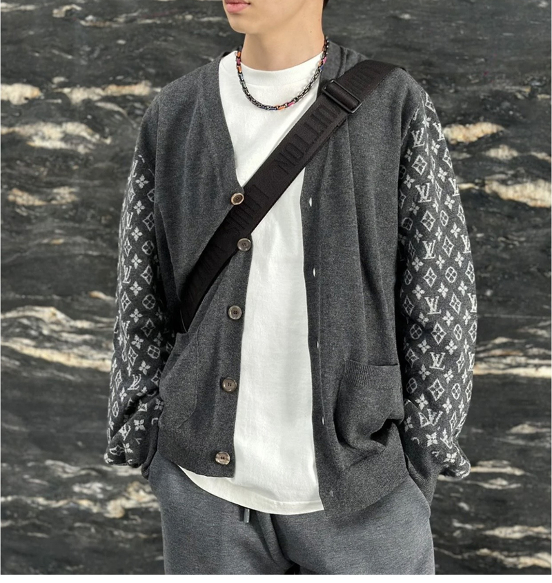 Louis Vuitton 루이비통 모노그램 믹스 캐시미어 V넥 가디건 레플리카 3번 이미지 - 의류 | 세미샵 레플리카 사이트