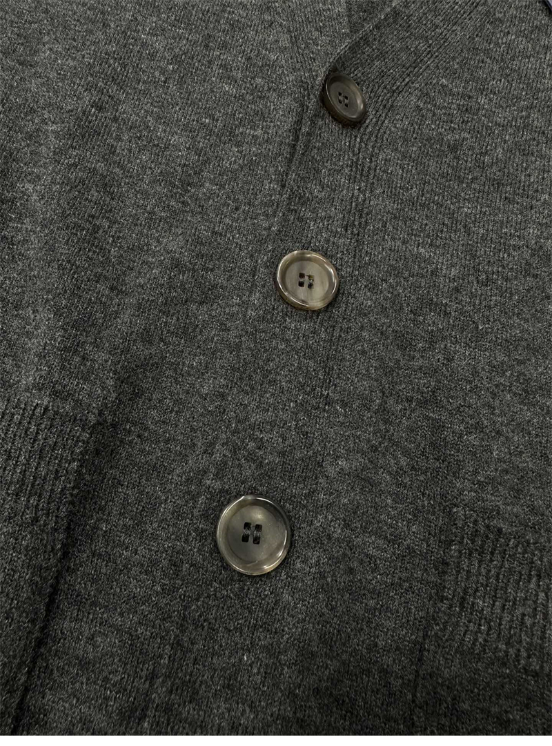 Louis Vuitton 루이비통 모노그램 믹스 캐시미어 V넥 가디건 레플리카 8번 이미지 - 의류 | 세미샵 레플리카 사이트