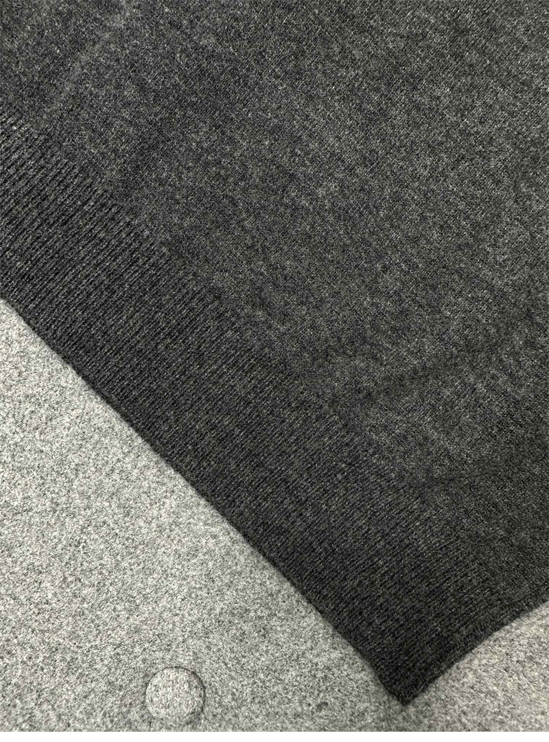 Louis Vuitton 루이비통 모노그램 믹스 캐시미어 V넥 가디건 레플리카 14번 이미지 - 의류 | 세미샵 레플리카 사이트