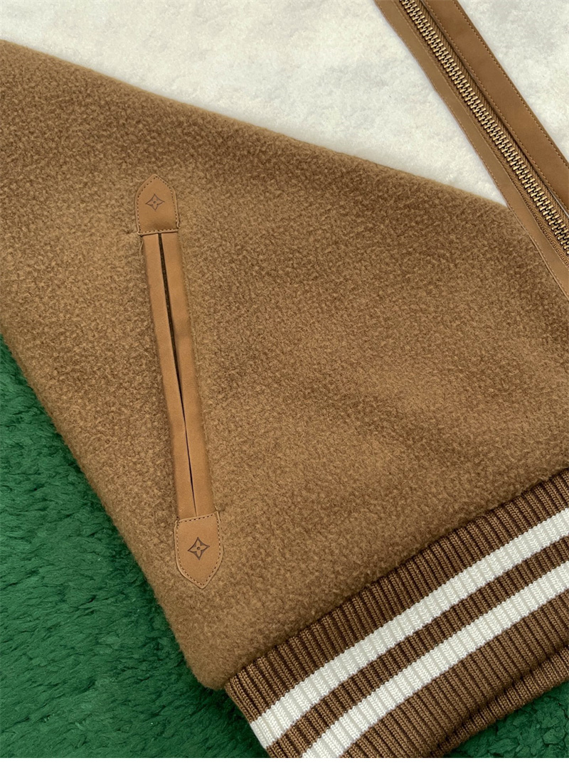 루이비통 루이비통 모노그램 블루종 위드 시어링 카라 자켓（레어） 레플리카 14번 이미지 - 의류 | 세미샵 레플리카 사이트