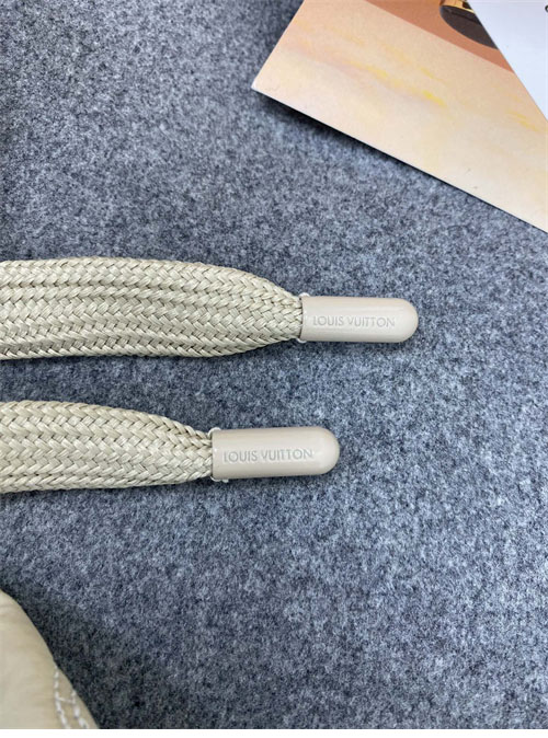 루이비통 루이비통 모노그램 퀼티드 나일론 후드 블루종 레플리카 4번 이미지 - 의류 | 세미샵 레플리카 사이트