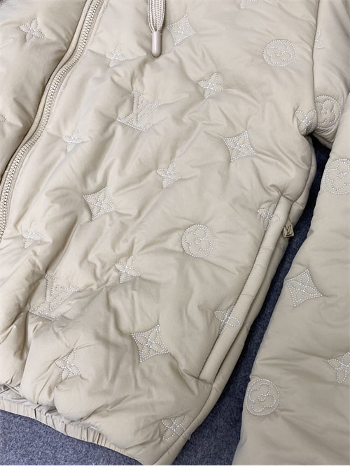 루이비통 루이비통 모노그램 퀼티드 나일론 후드 블루종 레플리카 9번 이미지 - 의류 | 세미샵 레플리카 사이트