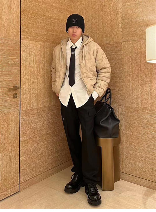 Louis Vuitton 루이비통 모노그램 퀼티드 후디 블루종 2컬러 레플리카 21번 이미지 - 의류 | 세미샵 레플리카 사이트