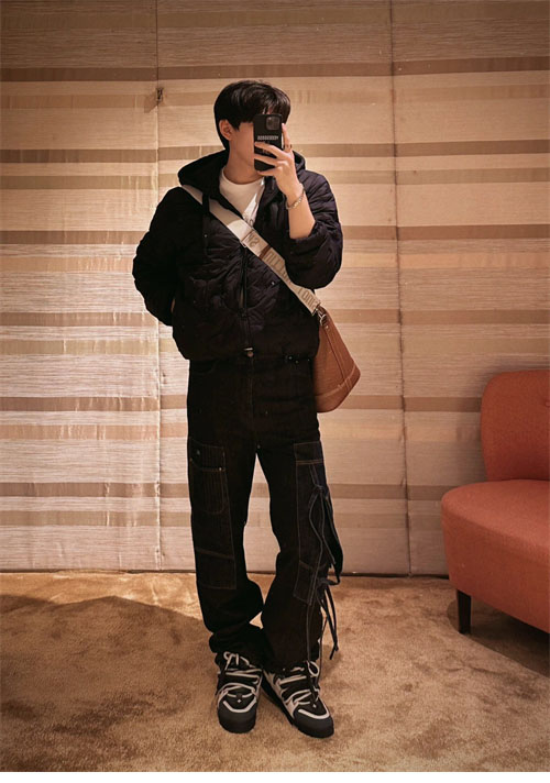 Louis Vuitton 루이비통 모노그램 퀼티드 후디 블루종 2컬러 레플리카 26번 이미지 - 의류 | 세미샵 레플리카 사이트