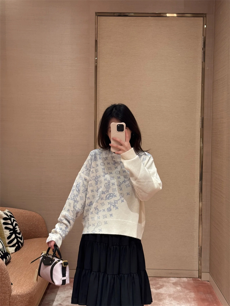 루이비통 루이비통 모노그램 프린트 레이어드 풀오버 레플리카 2번 이미지 - 의류 | 세미샵 레플리카 사이트