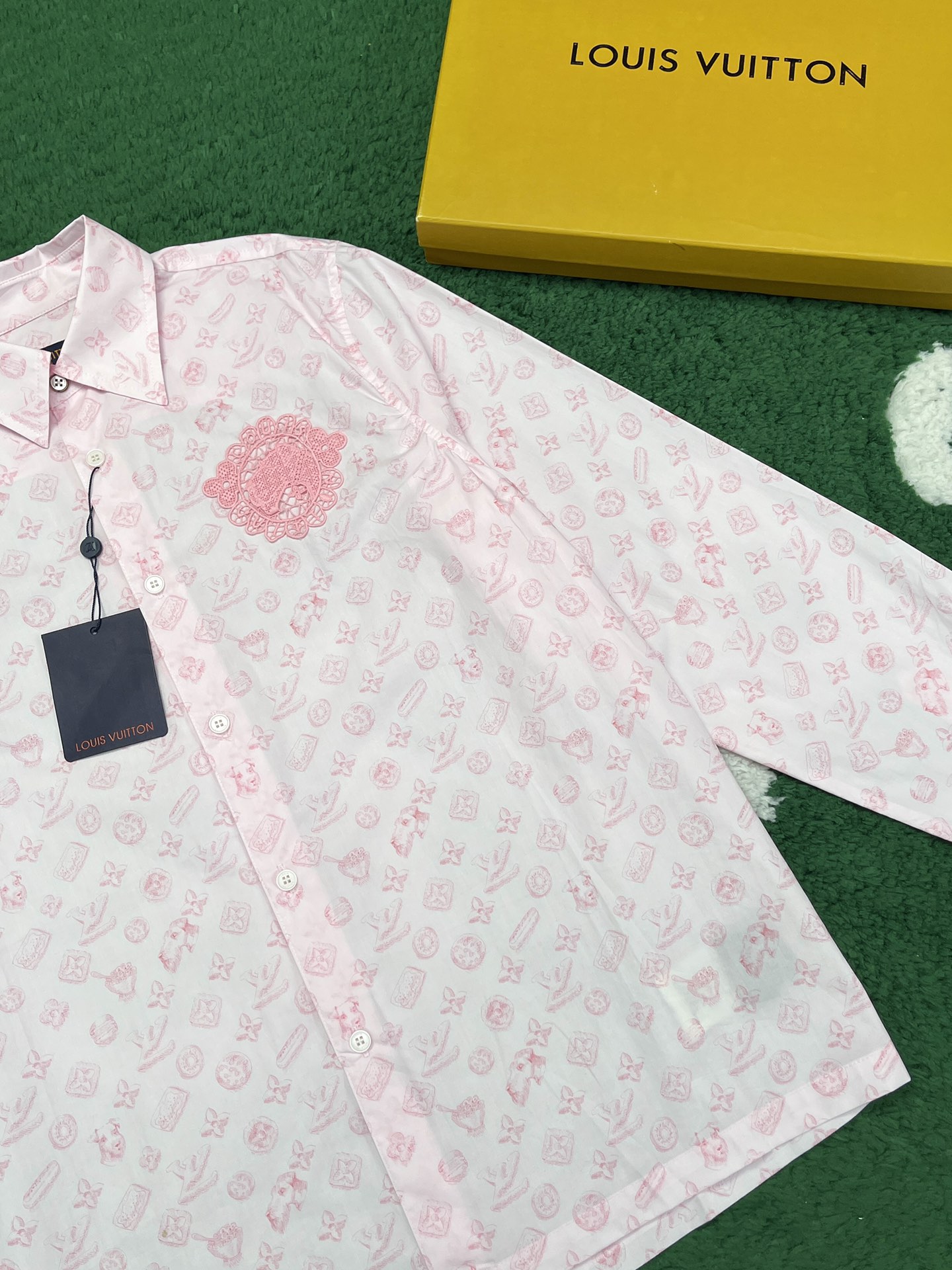 Louis Vuitton 루이비통 모노그램 프린티드 롱 슬리브 셔츠 “2COLOR” 레플리카 7번 이미지 - 의류 | 세미샵 레플리카 사이트